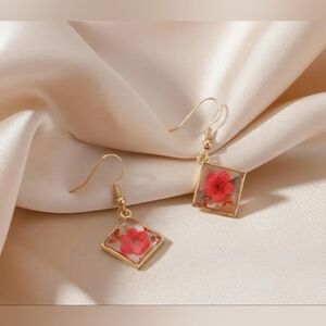 5/20 Elegant Gold and Red Floral Earrings